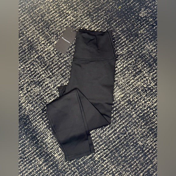 Fabletics Powerhold Leggings in black, size xs - Picture 1 of 2
